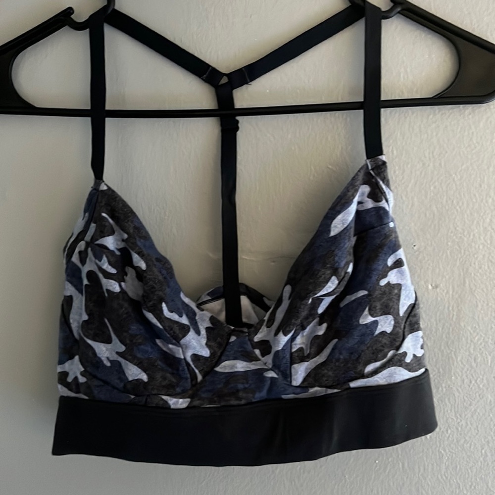 Coliseum size Large bralette. Never worn.